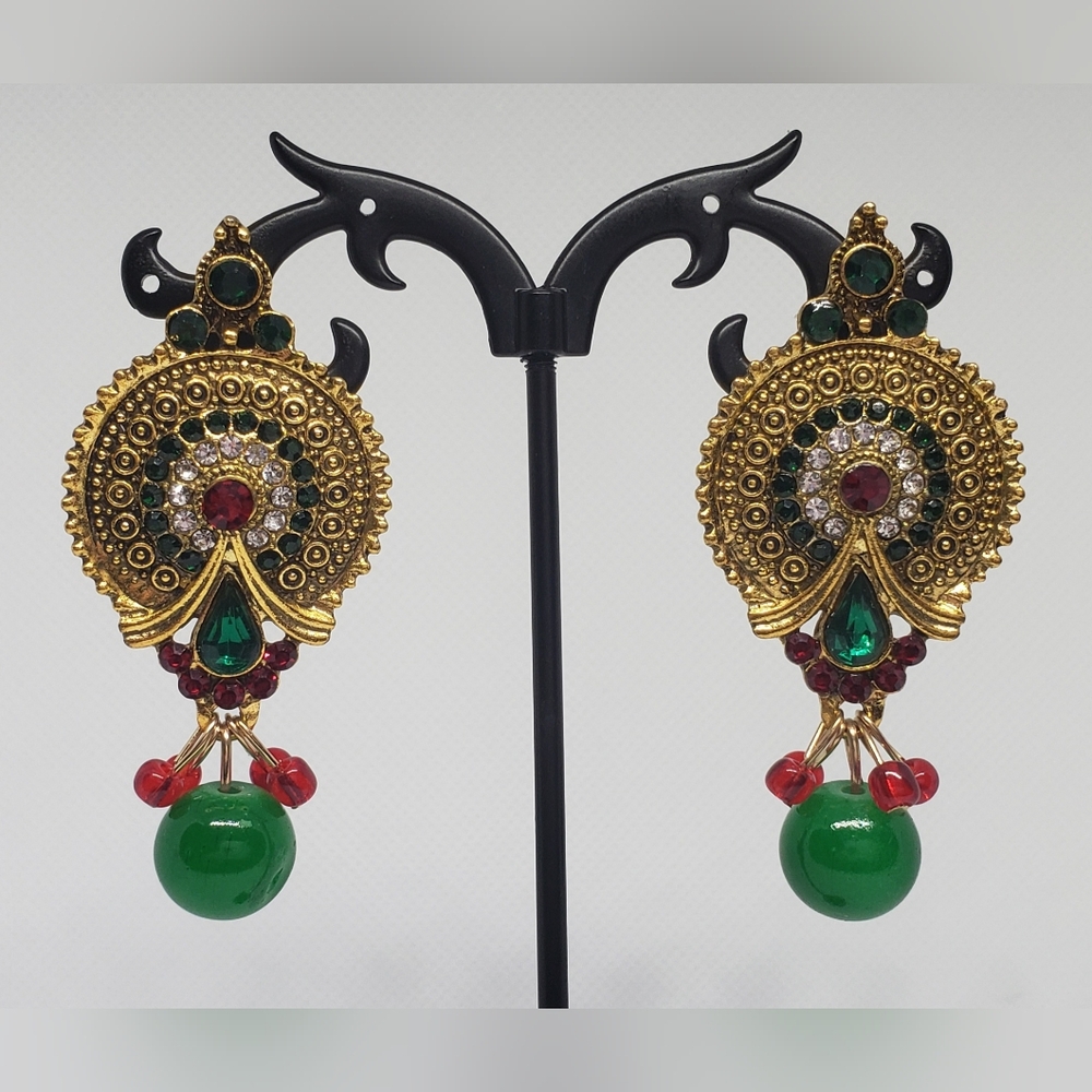 One pair Retro India inspired Earrings